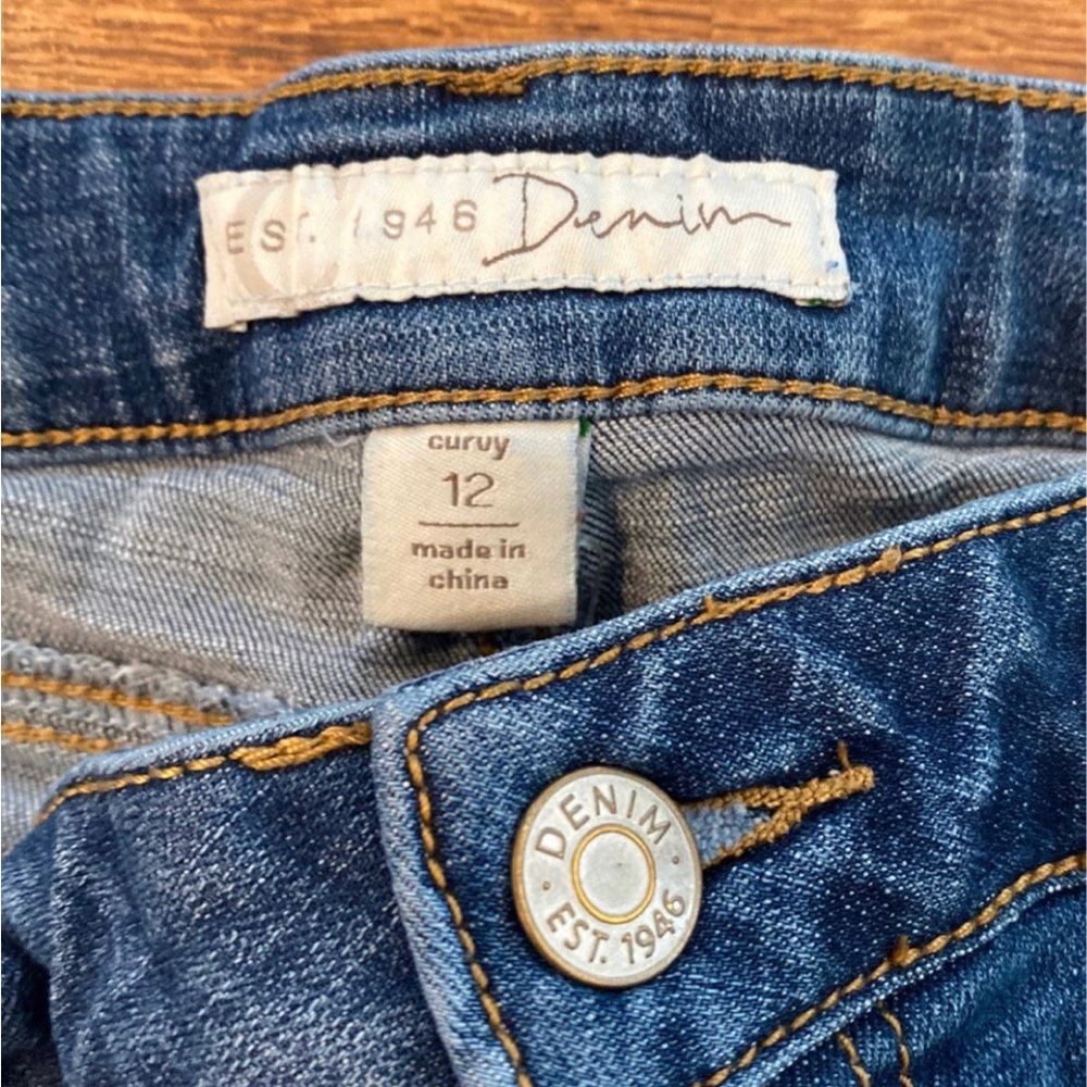 🔴SOLD🔴 Women’s Denim Flare Jeans - Picture 3 of 4